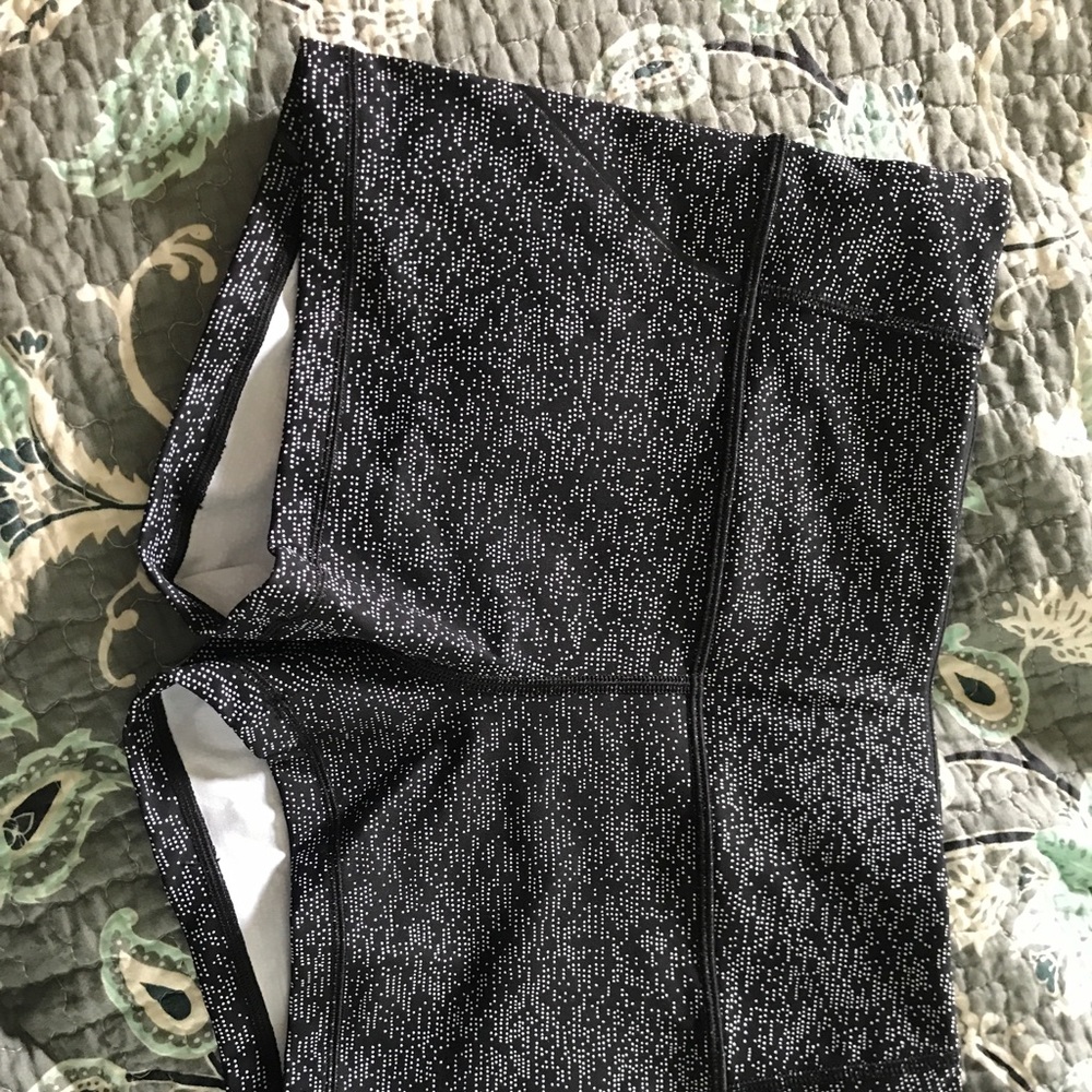 Lululemon pace shorts!! NWT